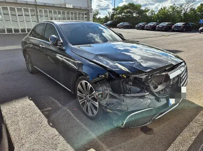 2018 Mercedes-Benz E 400 VIN: