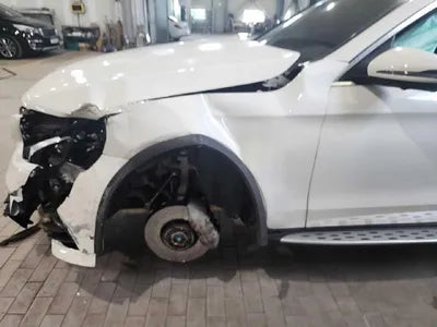 2019 Mercedes-Benz GLC 300 VIN: