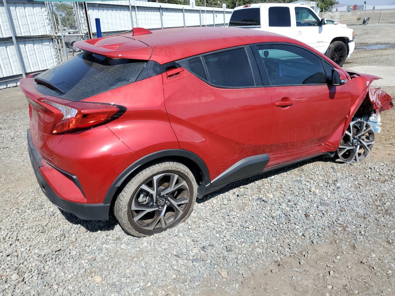 2022 TOYOTA C-HR XLE VIN:NMTKHMBX4NR143135