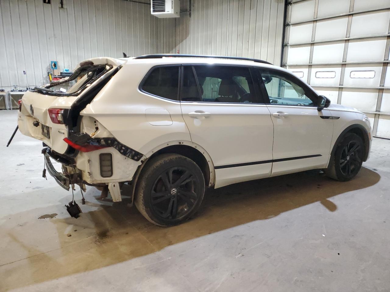 2023 VOLKSWAGEN TIGUAN SE R-LINE BLACK VIN:3VV8B7AX9PM044170