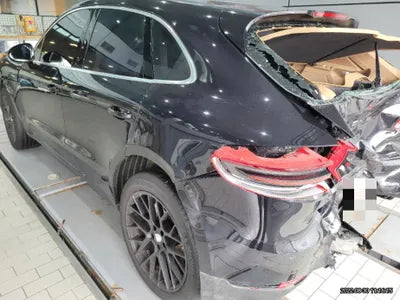 2017 Porsche Macan VIN: