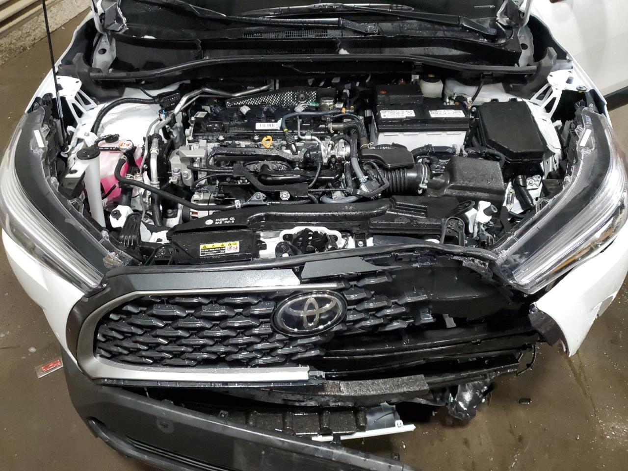 2024 TOYOTA COROLLA CROSS XLE VIN:7MUDAABG0RV106494