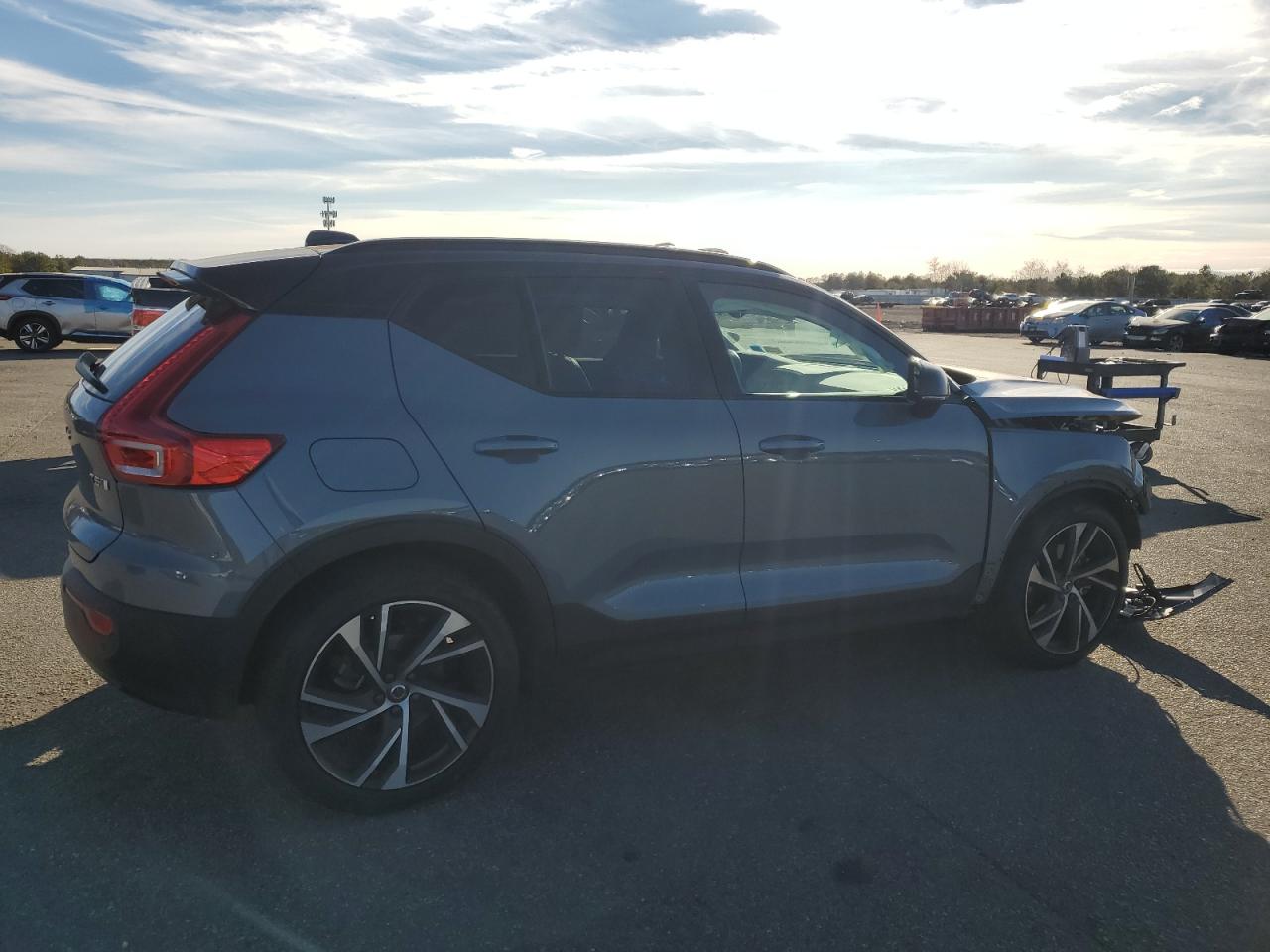2022 VOLVO XC40 T5 R-DESIGN VIN:YV4162UM2N2724521