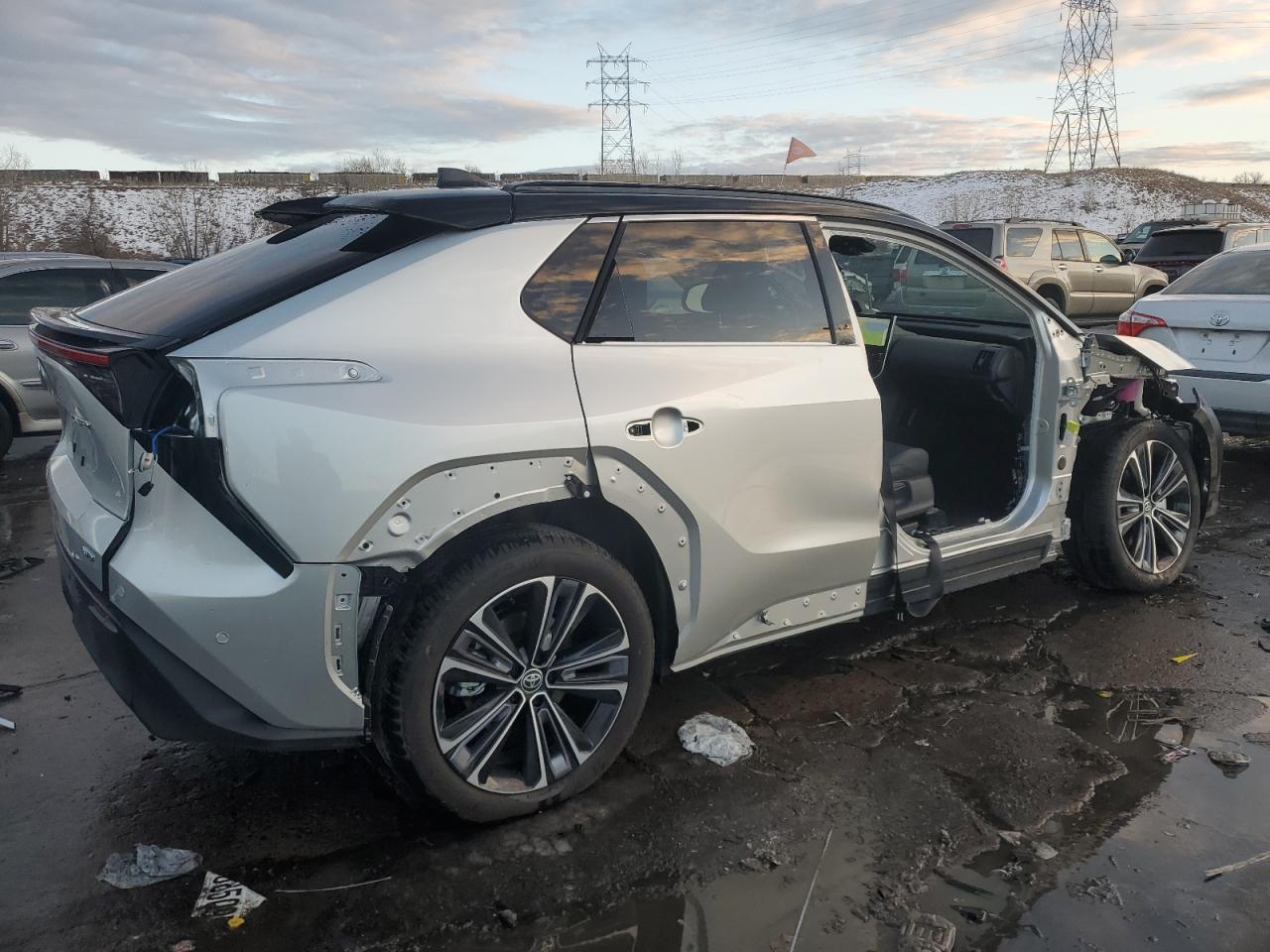 2024 TOYOTA BZ4X XLE VIN:JTMABACA5RA072490