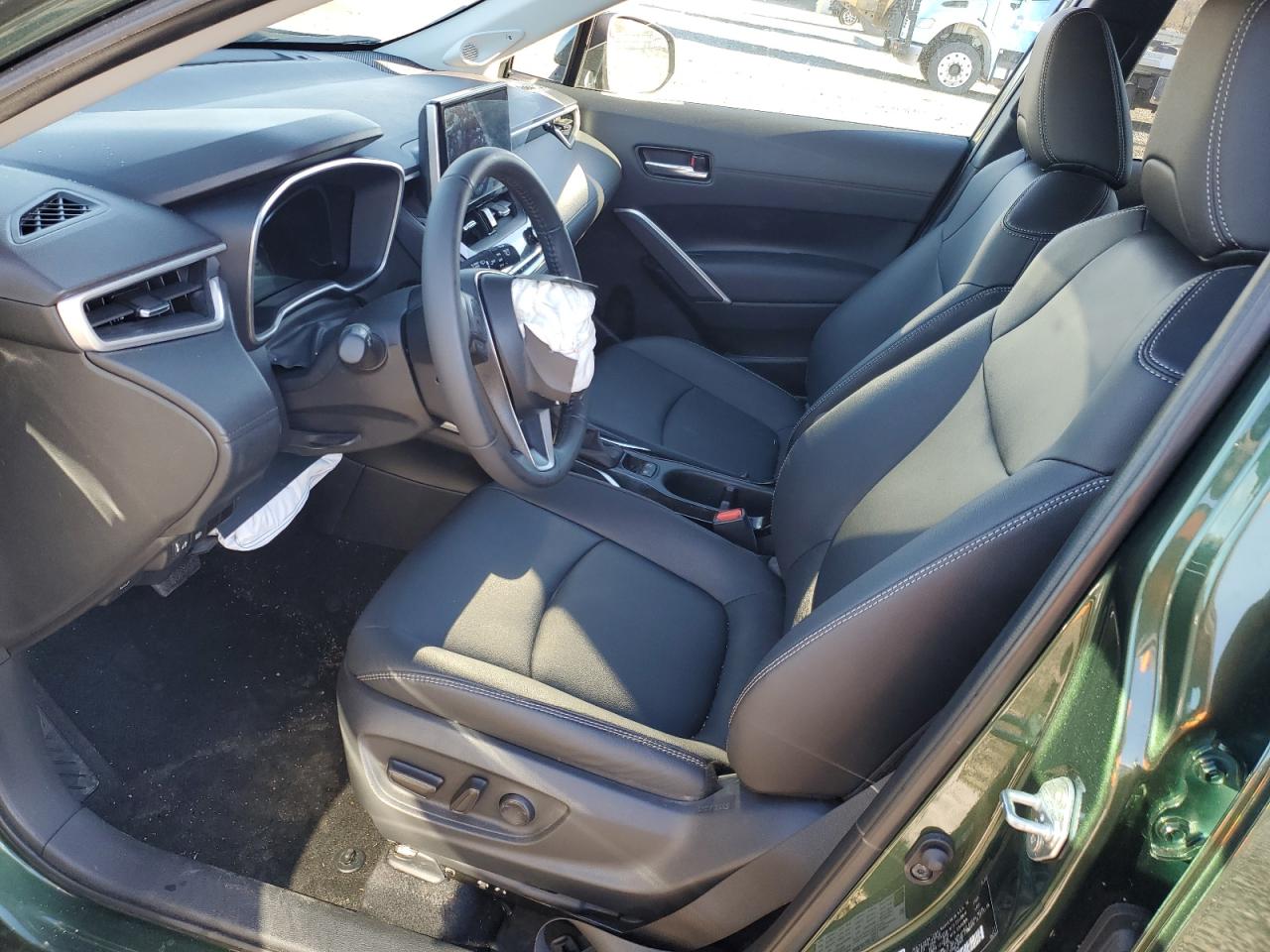 2024 TOYOTA COROLLA CROSS XLE VIN:7MUDAABG2RV080142