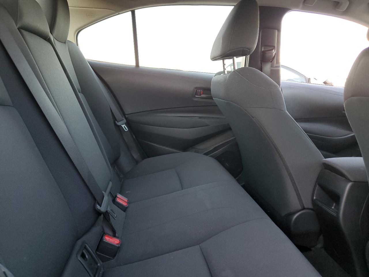 2022 TOYOTA COROLLA LE VIN:JTDEAMDE7NJ043980