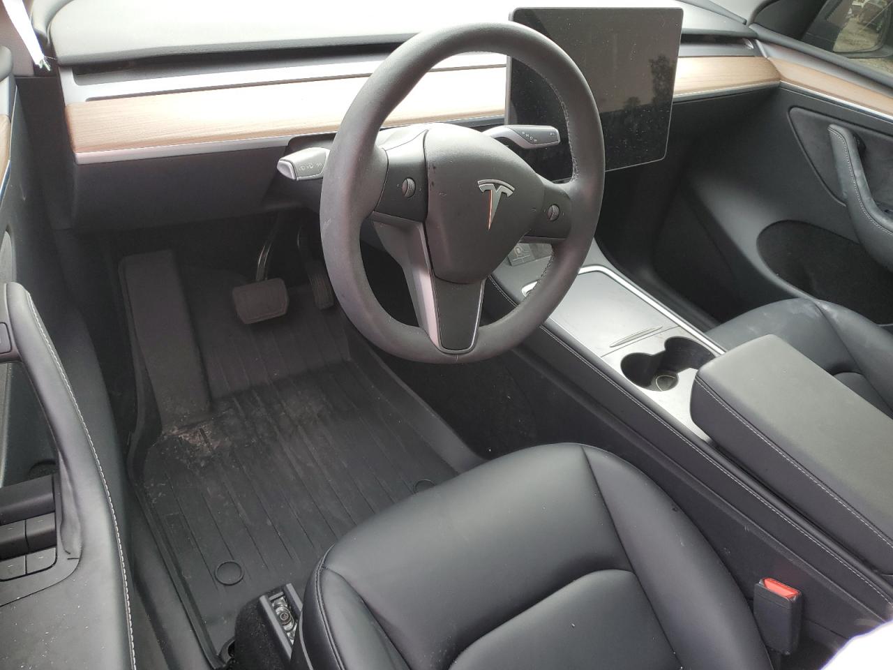 2024 TESLA MODEL Y  VIN:7SAYGDED6RF041896