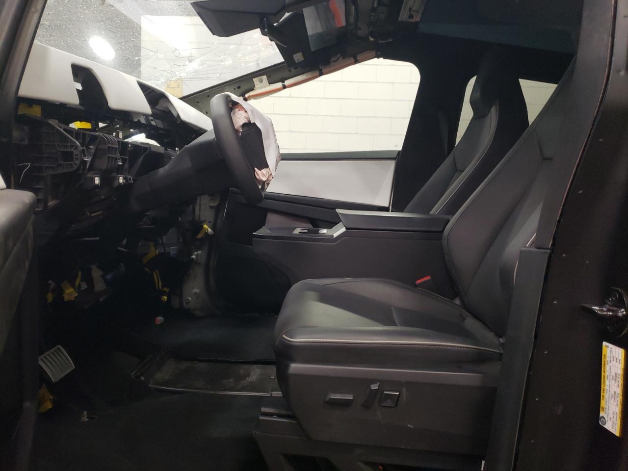 2024 TESLA CYBERTRUCK  VIN:7G2CEHEDXRA010522