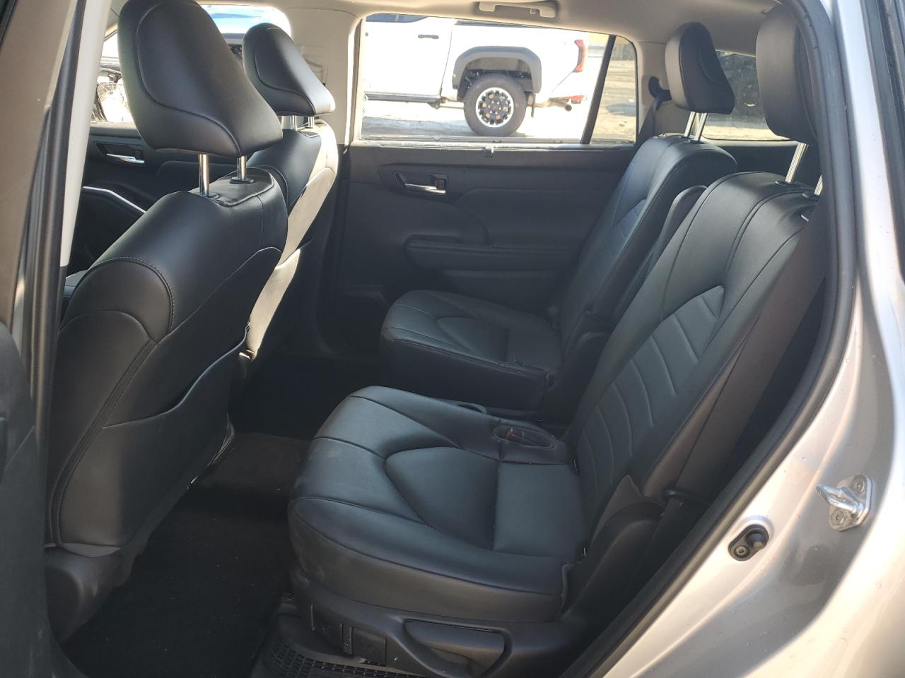 2022 TOYOTA HIGHLANDER HYBRID XLE VIN:5TDGBRCH5NS558171