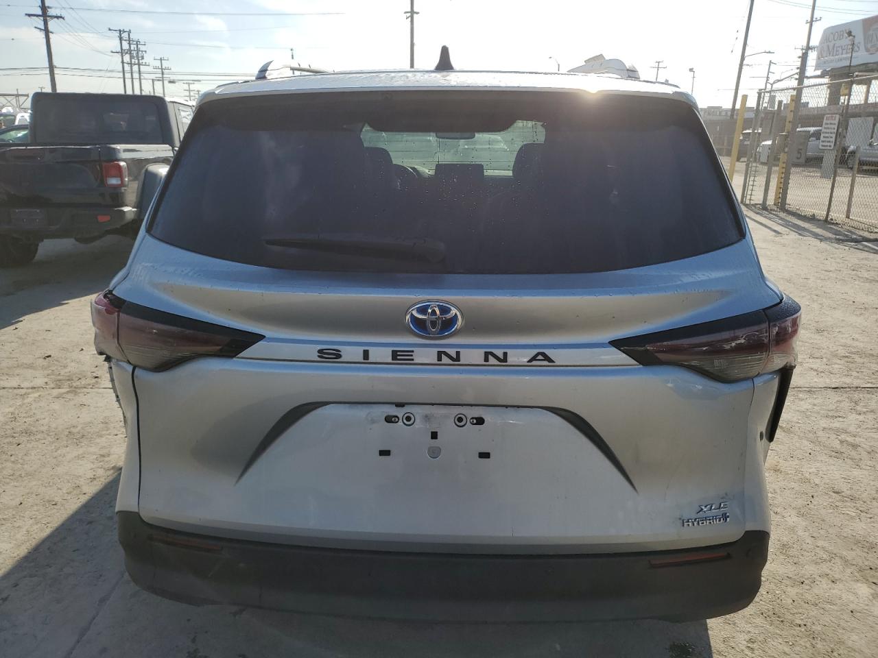 2024 TOYOTA SIENNA XLE VIN:5TDYRKEC3RS193861