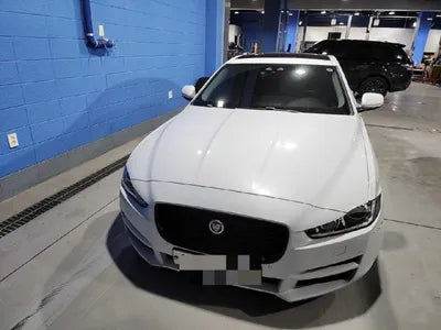 2015 Jaguar XE VIN: