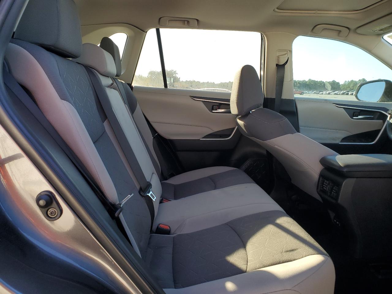 2022 TOYOTA RAV4 XLE VIN:2T3W1RFV4NC205386