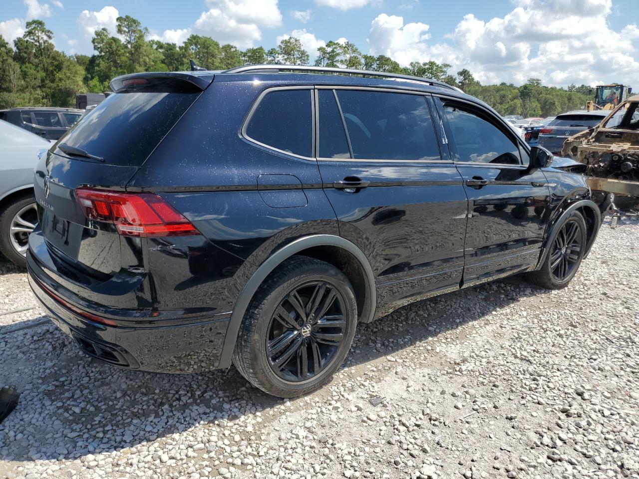 2022 VOLKSWAGEN TIGUAN SE R-LINE BLACK VIN:3VVCB7AX5NM053293