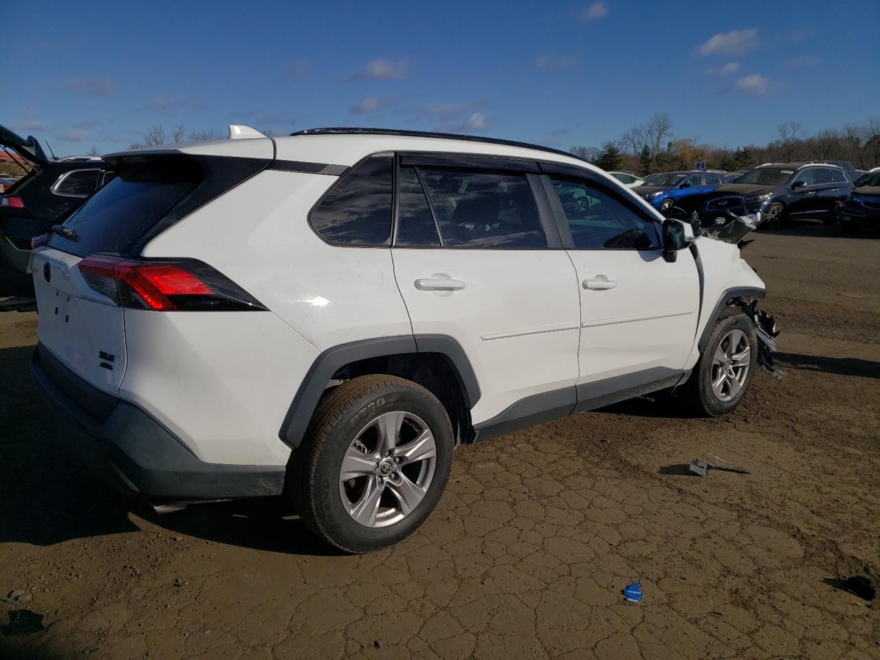 2022 TOYOTA RAV4 XLE VIN:2T3P1RFV2NC274355