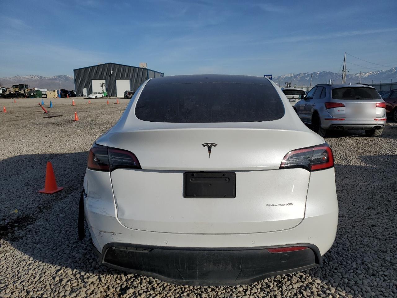 2022 TESLA MODEL Y  VIN:7SAYGDEE0NF385730