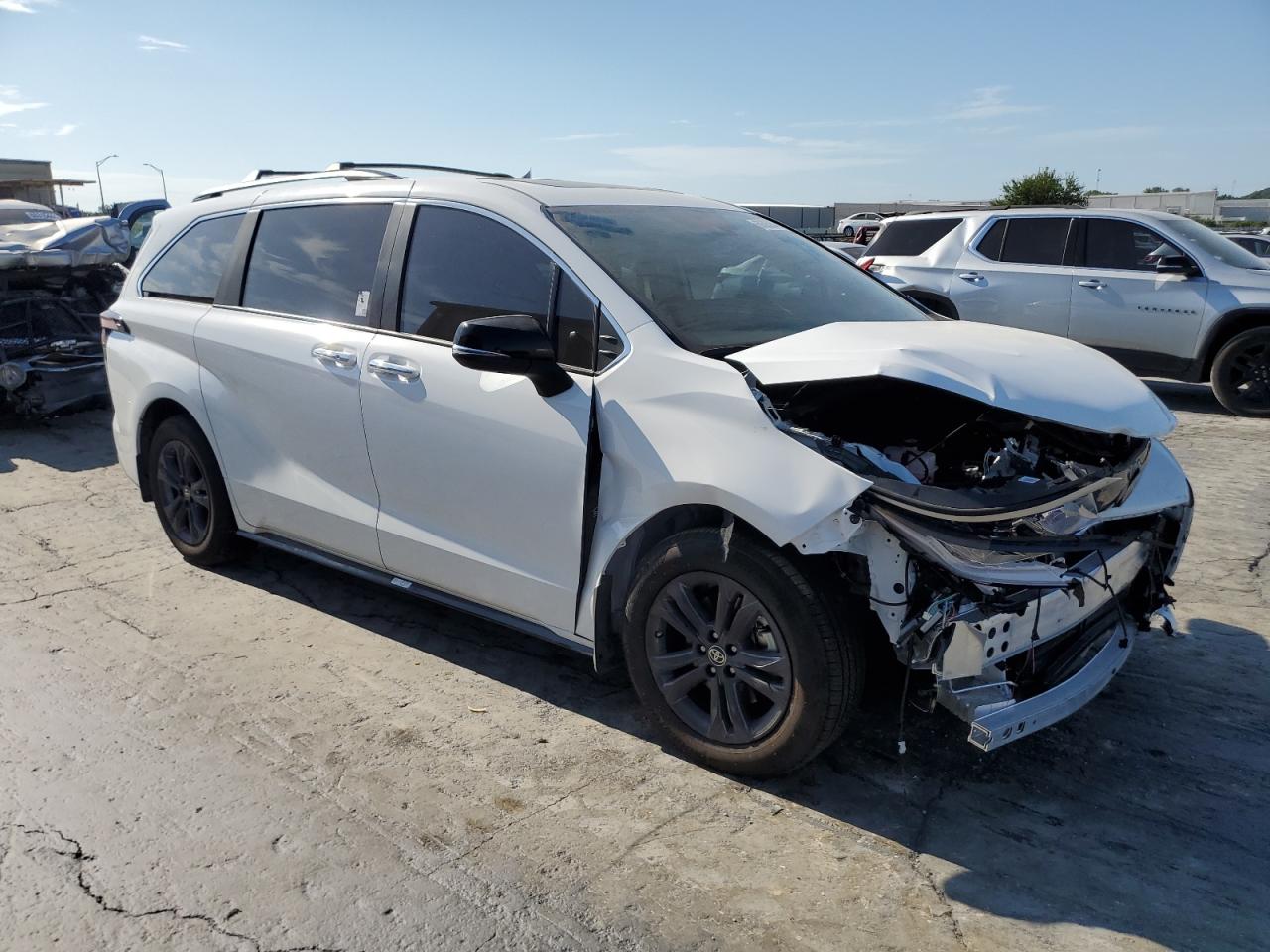 2024 TOYOTA SIENNA XSE VIN:5TDCSKFC6RS124109