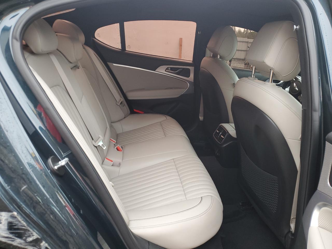 2023 GENESIS G70 BASE VIN:KMTG34TA5PU104568