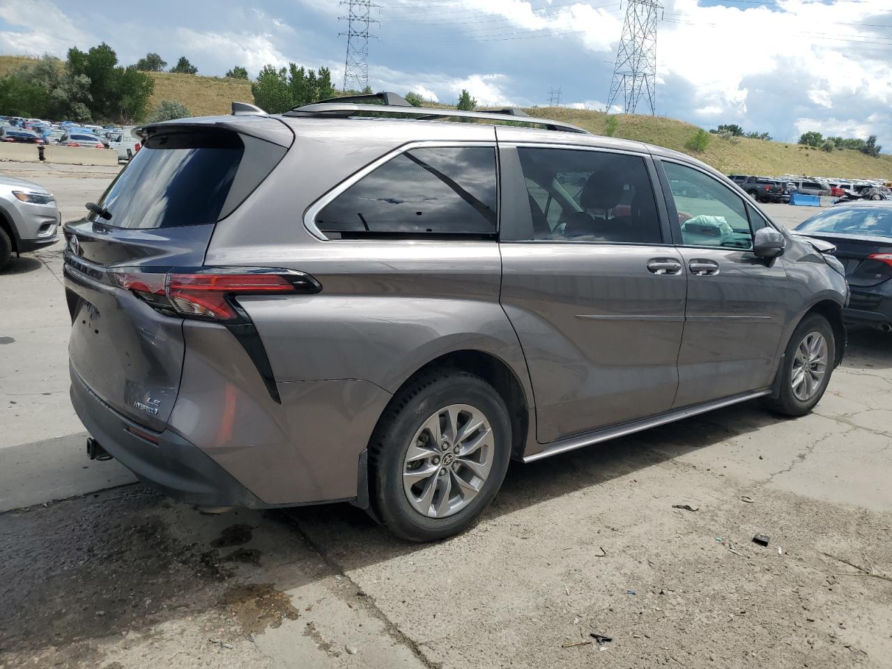 2022 TOYOTA SIENNA LE VIN:5TDKSKFC6NS049921