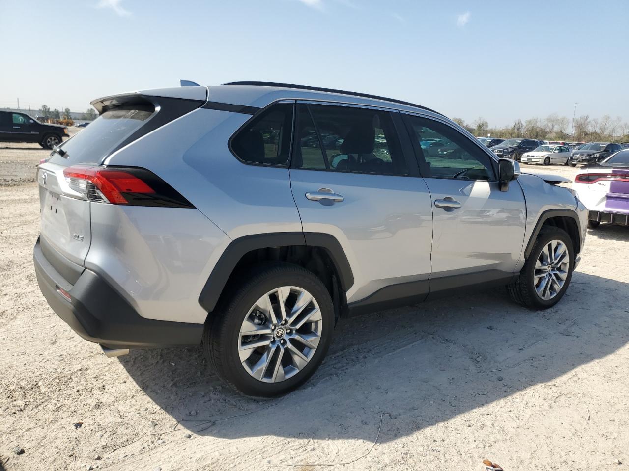 2022 TOYOTA RAV4 XLE PREMIUM VIN:2T3C1RFV5NC187886