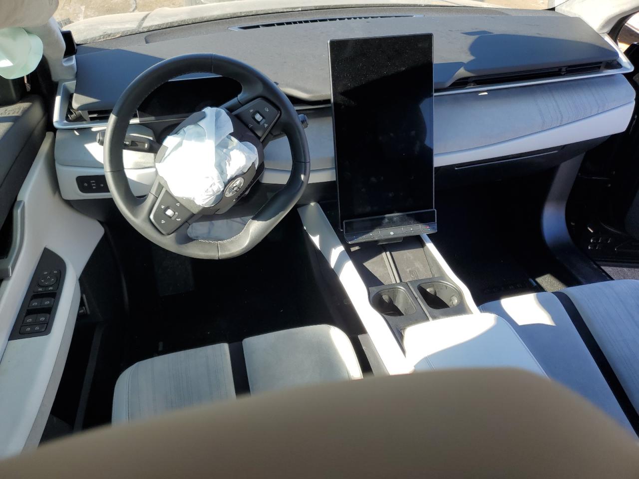 2023 FISKER INC. OCEAN OCEAN ONE VIN:VCF1ZBU27PG005912