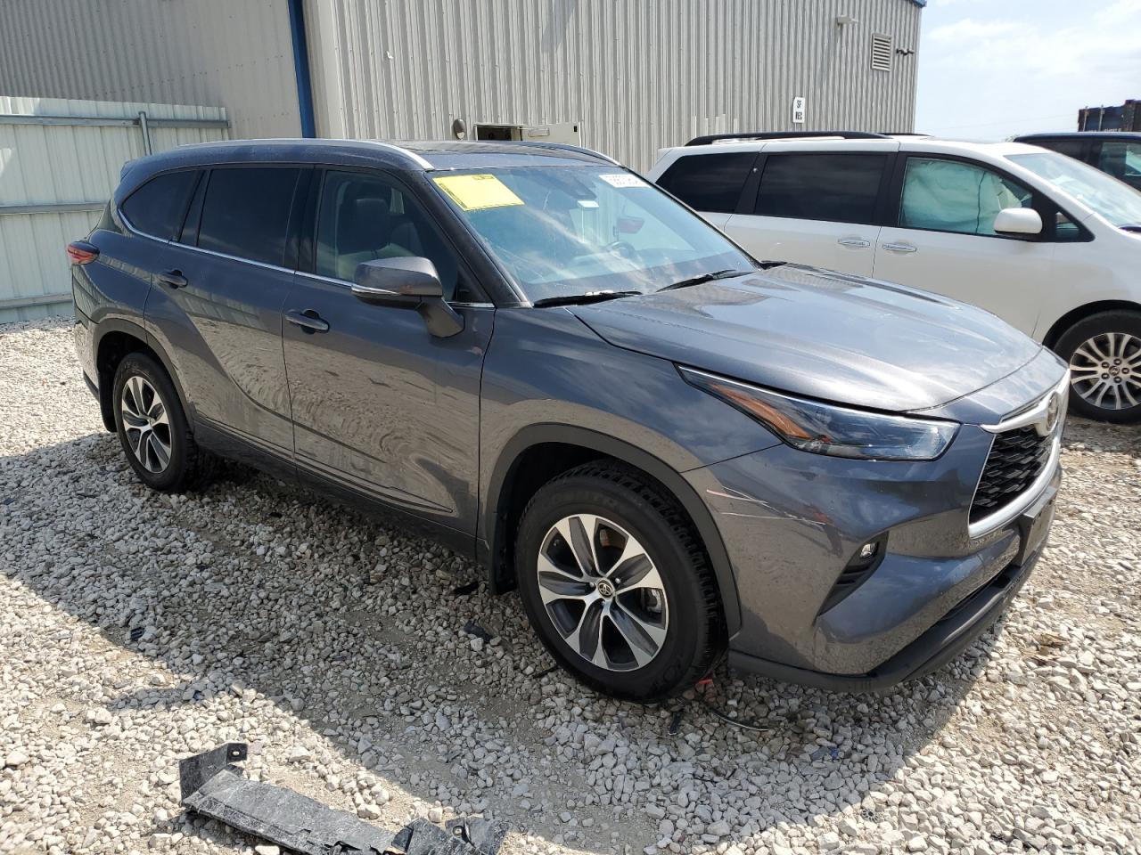 2022 TOYOTA HIGHLANDER XLE VIN:5TDGZRBH9NS591817