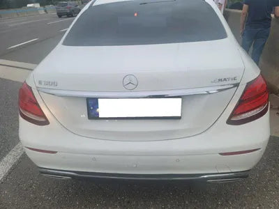 2019 Mercedes-Benz E 300 WDDZF4JB4KA677326 VIN:WDDZF4JB4KA677326