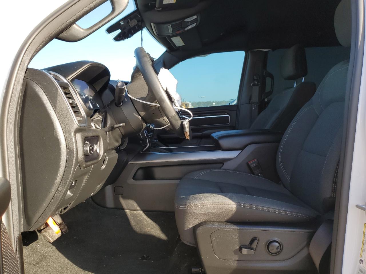 2024 RAM 1500 BIG HORN/LONE STAR VIN:1C6RREFT9RN113125