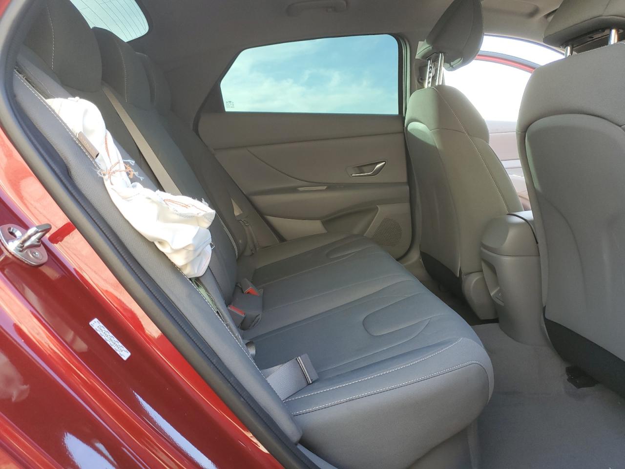 2024 HYUNDAI ELANTRA BLUE VIN:KMHLM4DJ9RU095638