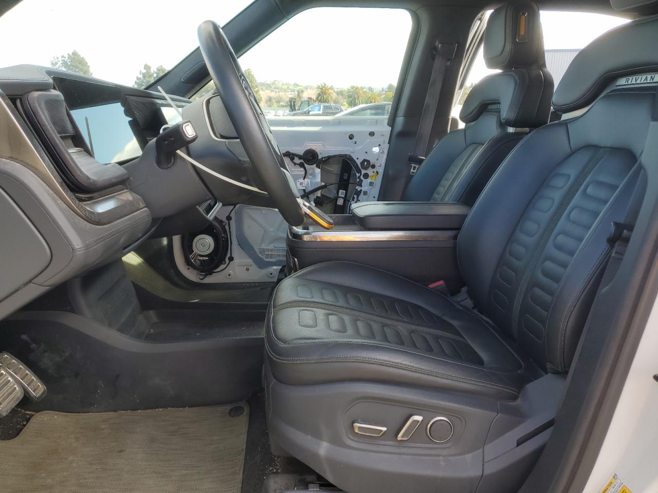 2022 RIVIAN R1T LAUNCH EDITION VIN:7FCTGAAL7NN005563