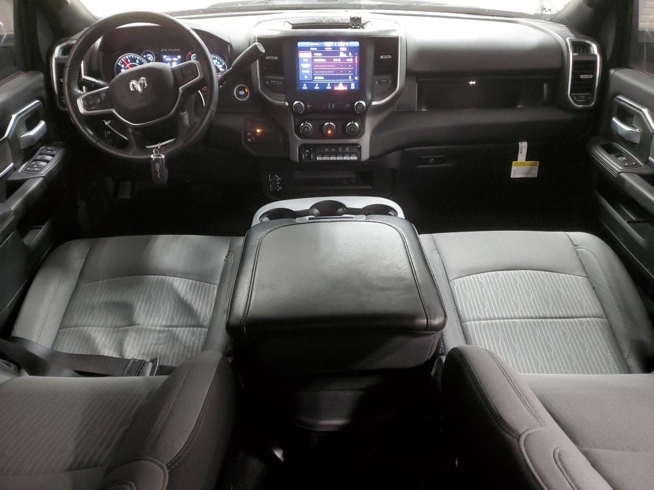 2024 RAM 3500 BIG HORN VIN:3C63RRHL8RG295600