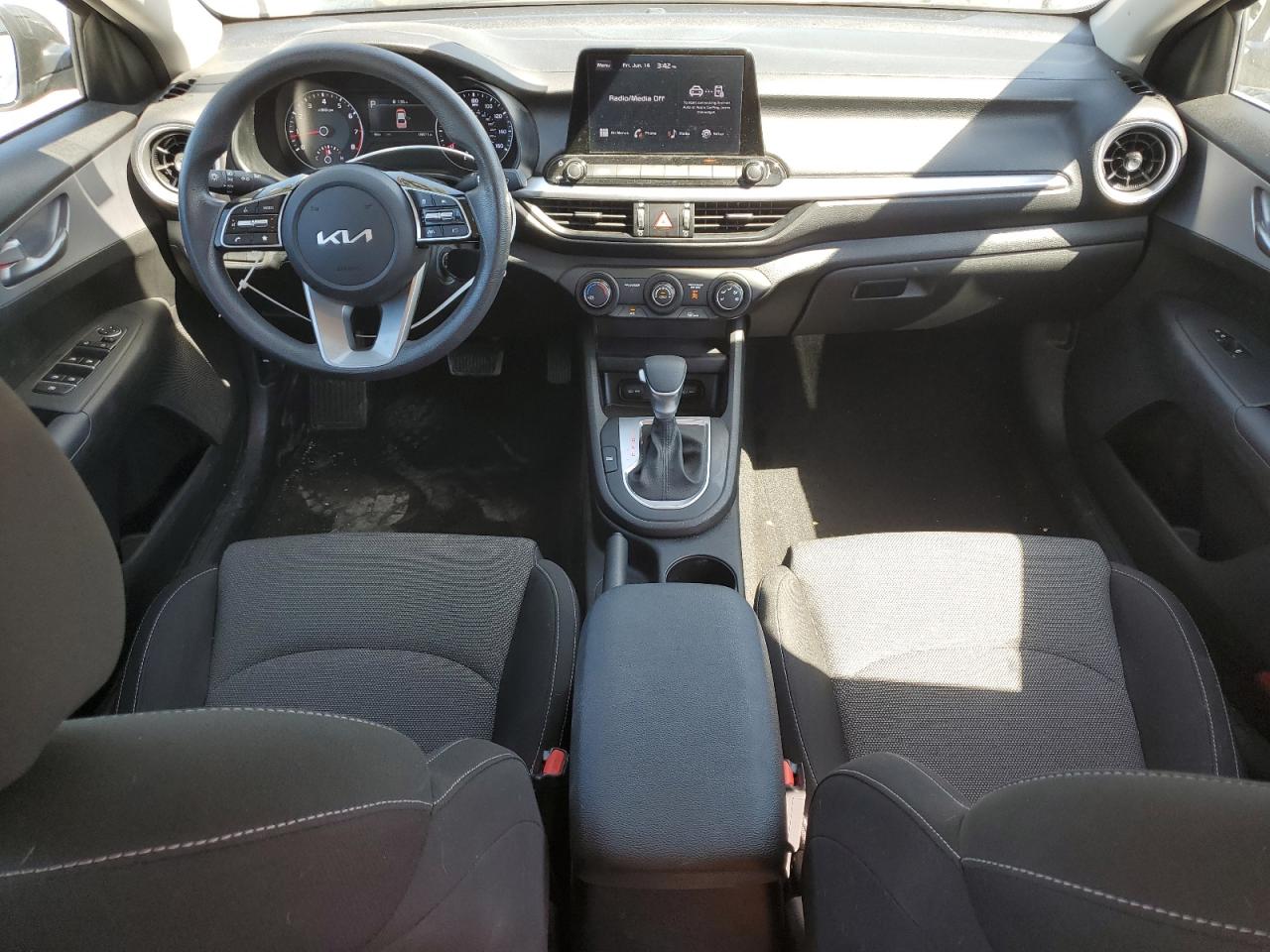 2022 KIA FORTE FE VIN:3KPF24AD6NE445337