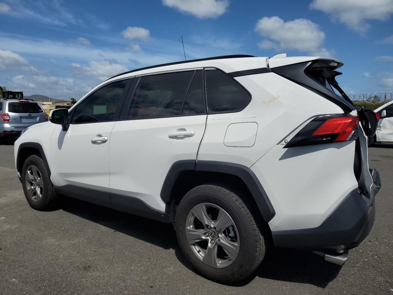2024 TOYOTA RAV4 XLE VIN:JTMW1RFV3RD116930