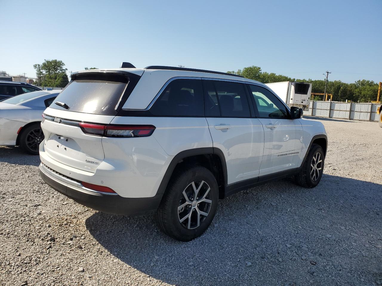 2024 JEEP GRAND CHEROKEE LIMITED VIN:1C4RJHBG8RC165061