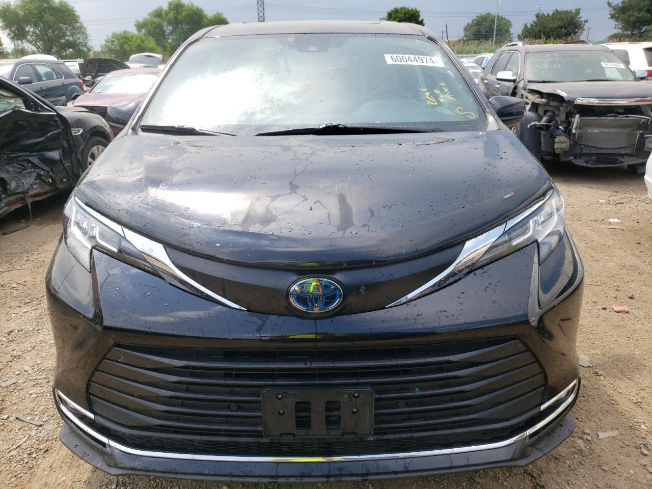 2022 TOYOTA SIENNA XLE VIN:5TDYRKEC2NS134391