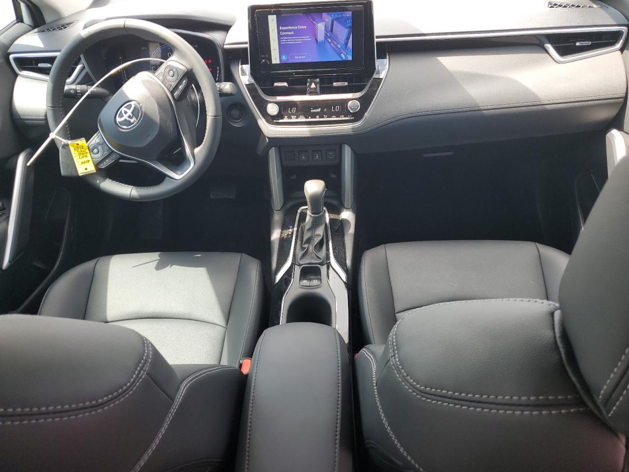2024 TOYOTA COROLLA CROSS XLE VIN:7MUDAABG3RV117053