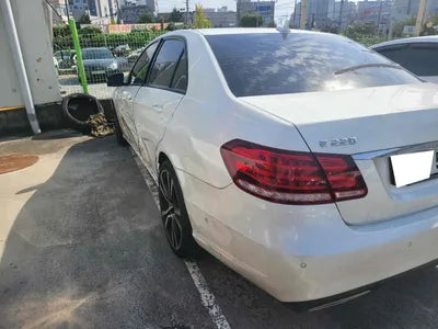 2015 Mercedes-Benz E 220 WDDHF0AB3FB133209 VIN:WDDHF0AB3FB133209