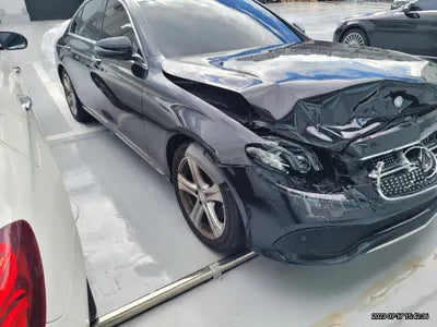 2017 Mercedes-Benz E 220 VIN: