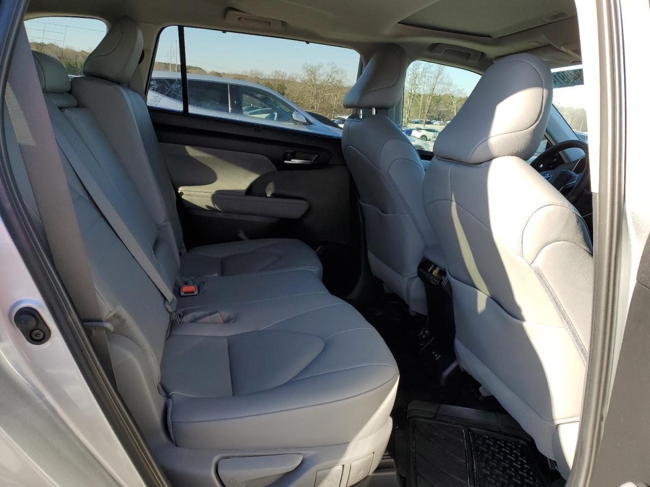 2024 TOYOTA HIGHLANDER LE VIN:5TDKDRAH0RS547446