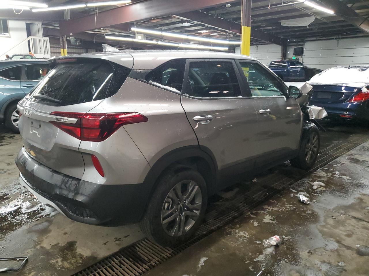 2022 KIA SELTOS LX VIN:KNDEPCAA5N7322996