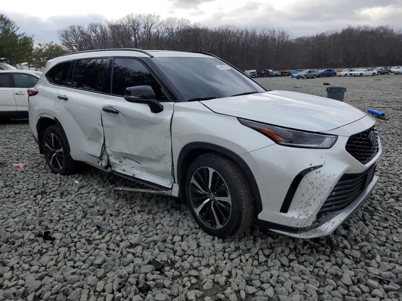 2022 TOYOTA HIGHLANDER XSE VIN:5TDLZRBH0NS256024