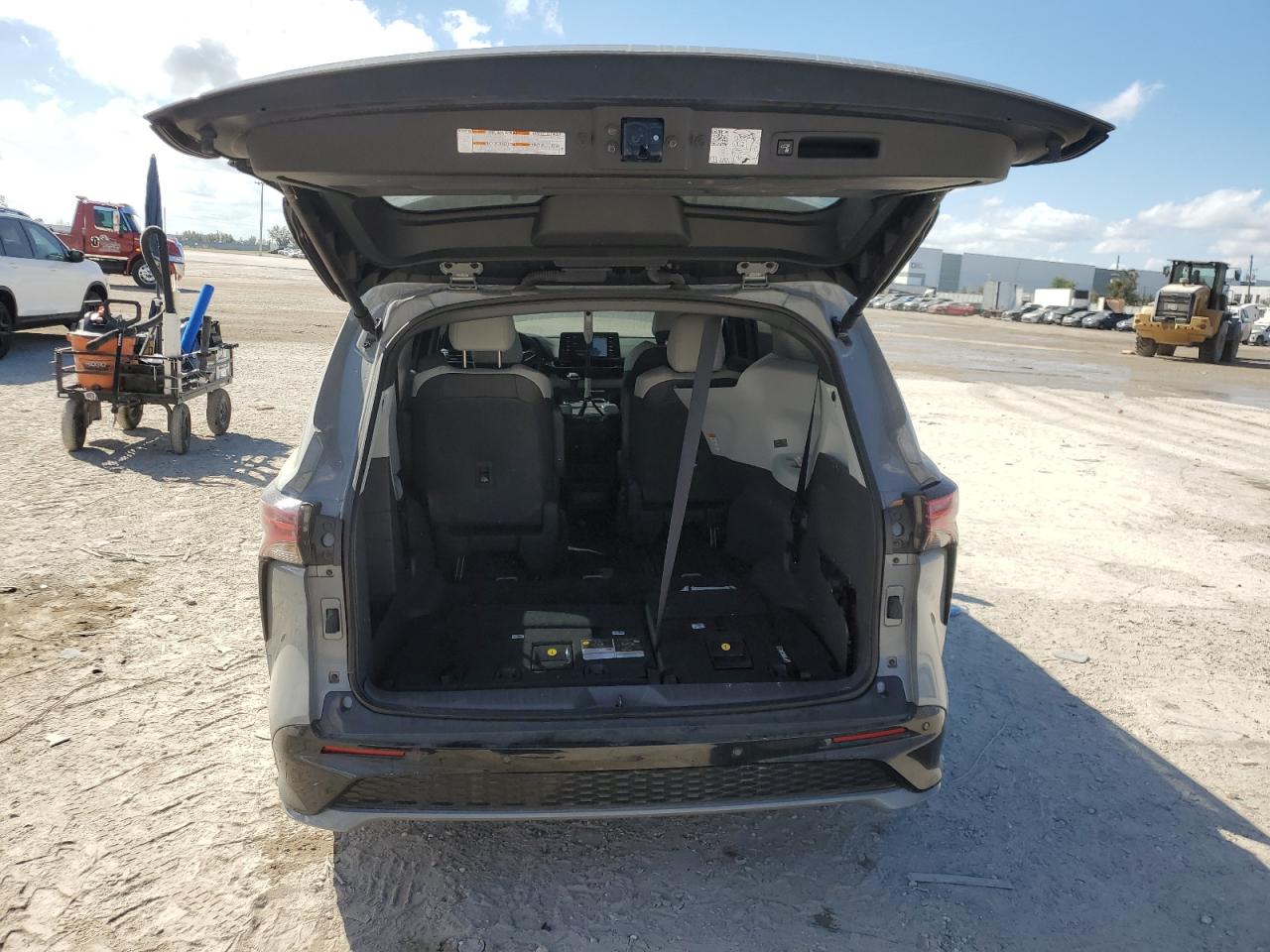 2023 TOYOTA SIENNA XSE VIN:5TDXSKFC0PS107594