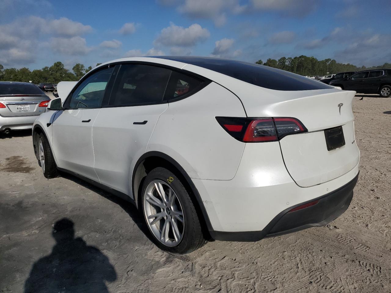 2022 TESLA MODEL Y  VIN:7SAYGDEEXNF437882