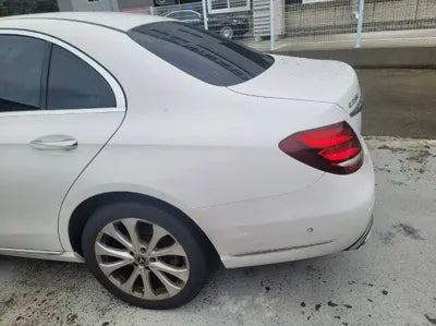 2019 Mercedes-Benz E 220 VIN: