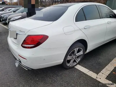 2017 Mercedes-Benz E 300 WDDZF4KB8HA181761 VIN:WDDZF4KB8HA181761