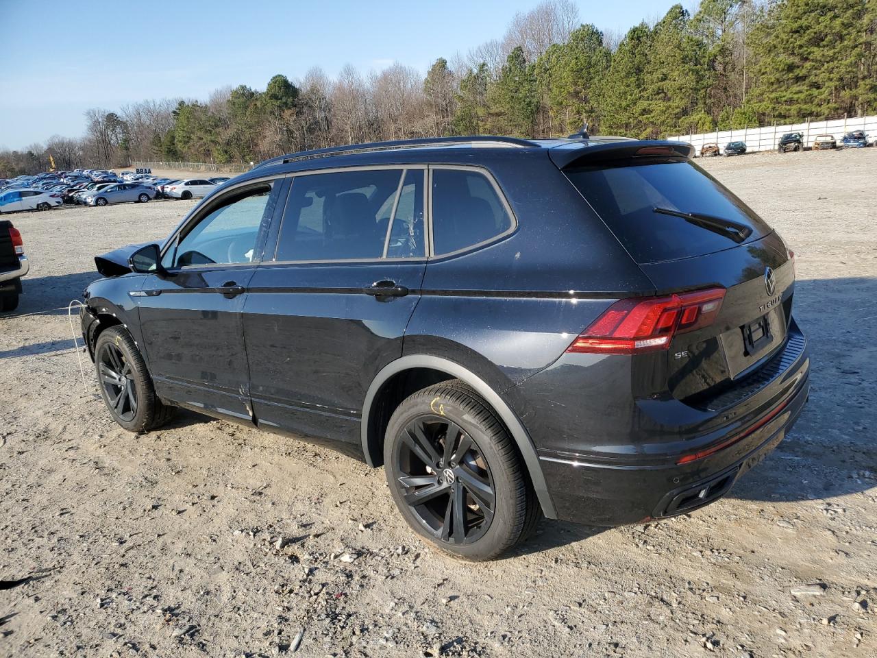 2023 VOLKSWAGEN TIGUAN SE R-LINE BLACK VIN:3VV8B7AX0PM070396