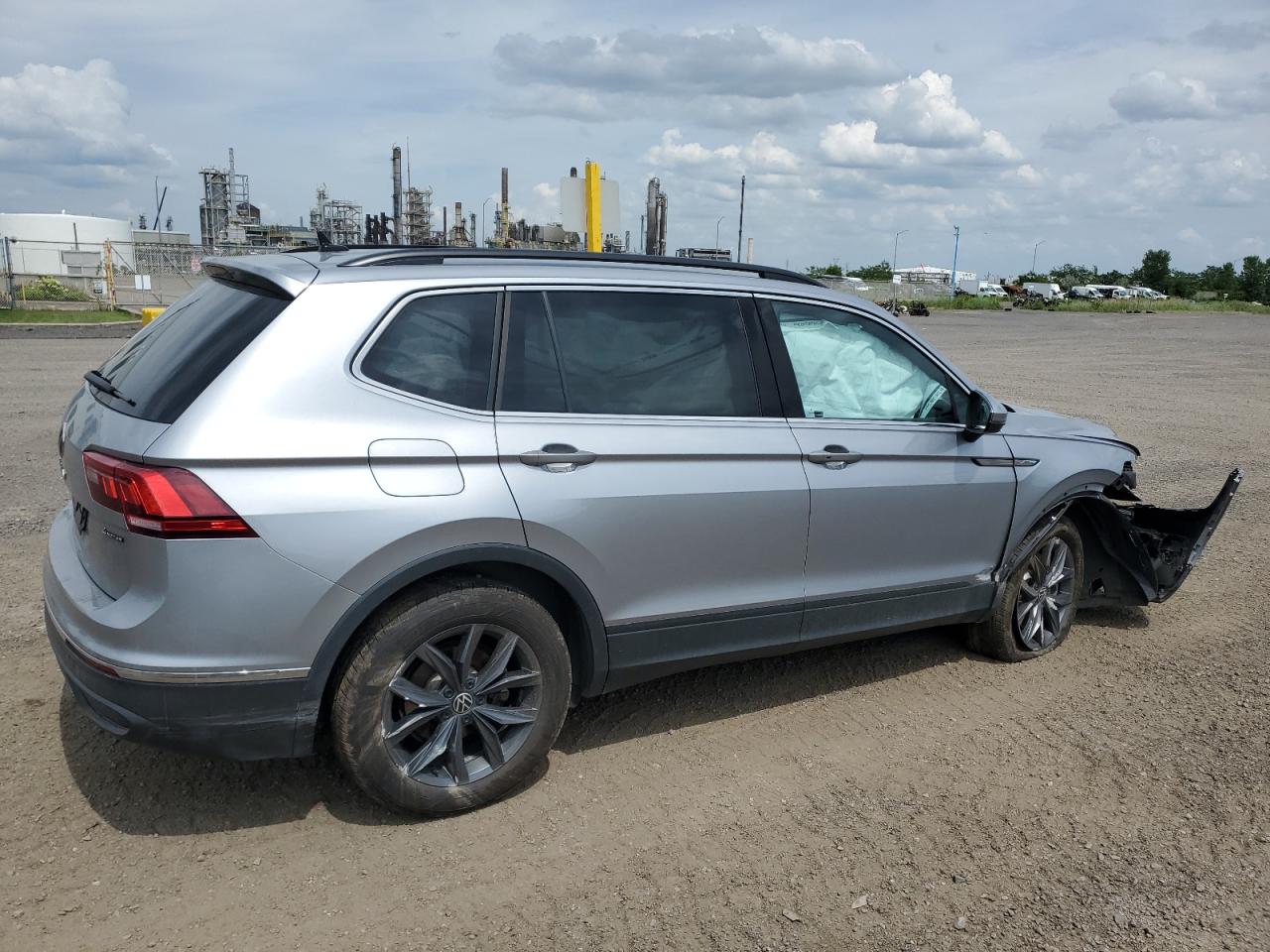 2023 VOLKSWAGEN TIGUAN SE VIN:3VV2B7AX8PM092121