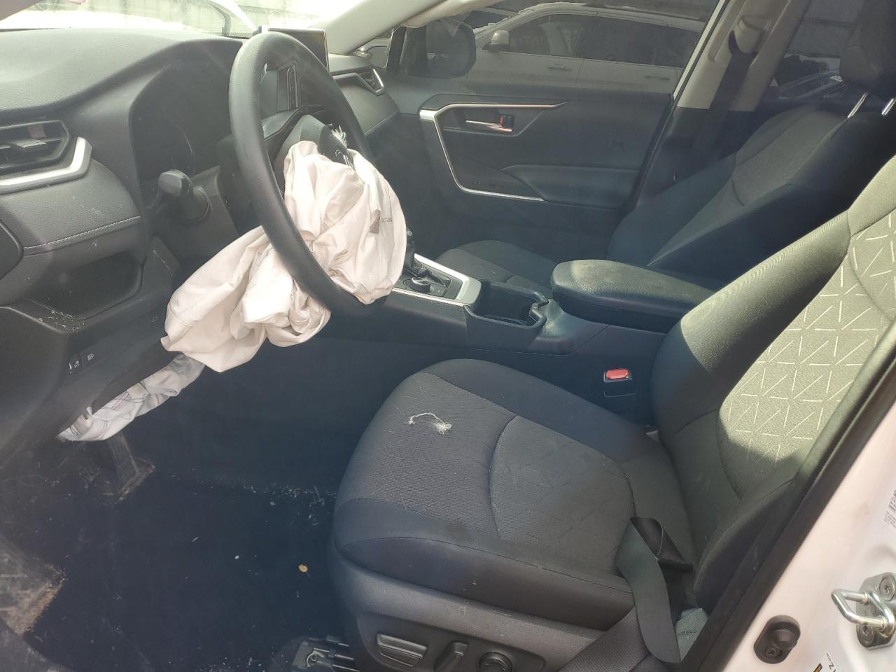 2023 TOYOTA RAV4 XLE VIN:JTMRWRFV4PD184228