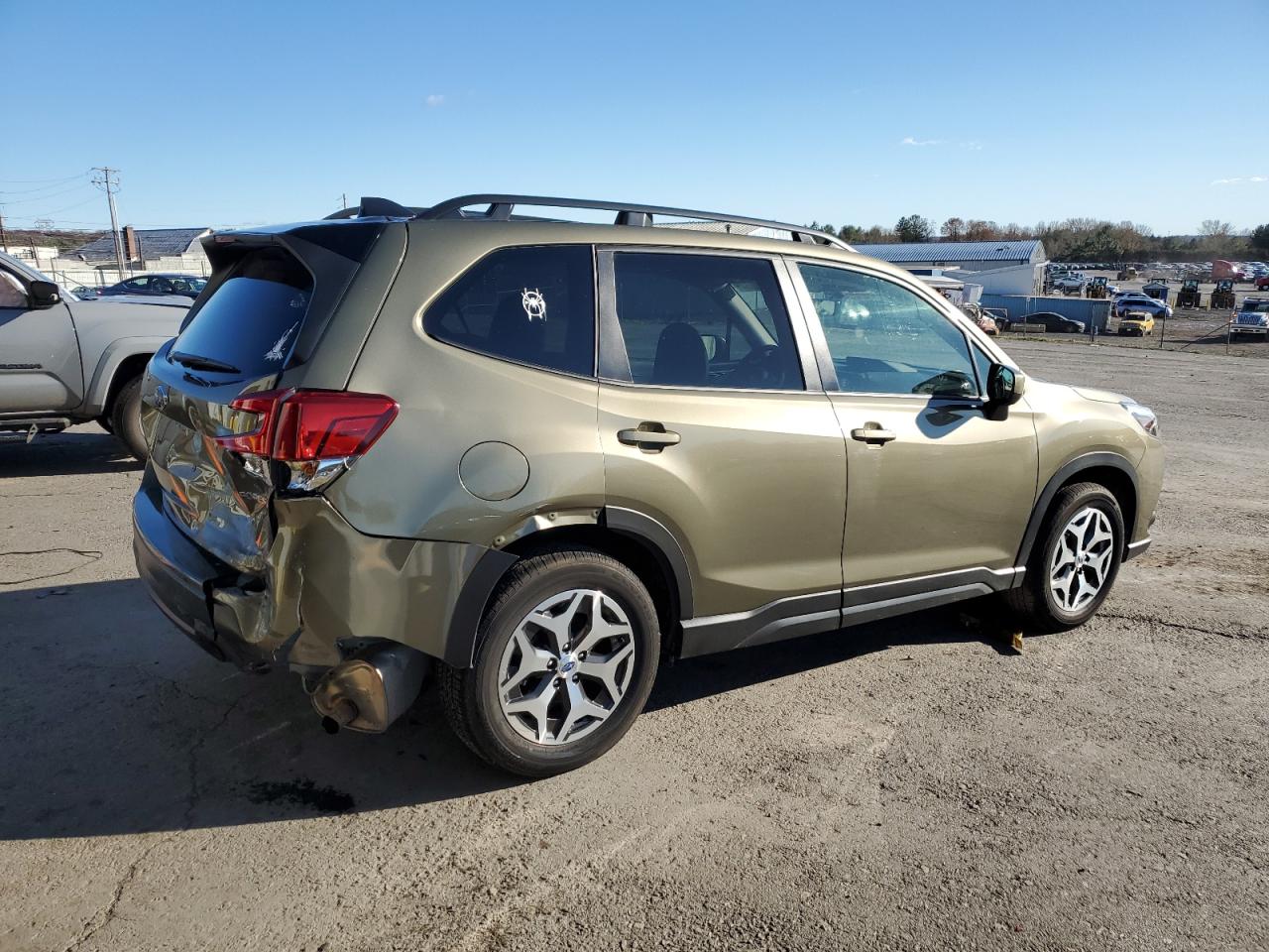 2024 SUBARU FORESTER PREMIUM VIN:JF2SKADC9RH502230