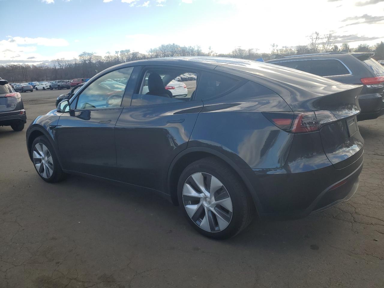 2024 TESLA MODEL Y  VIN:7SAYGDEE8RF986406