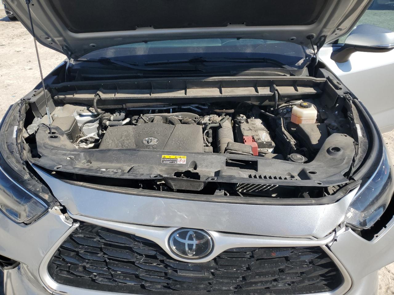 2022 TOYOTA HIGHLANDER XLE VIN:5TDGZRAH7NS105782